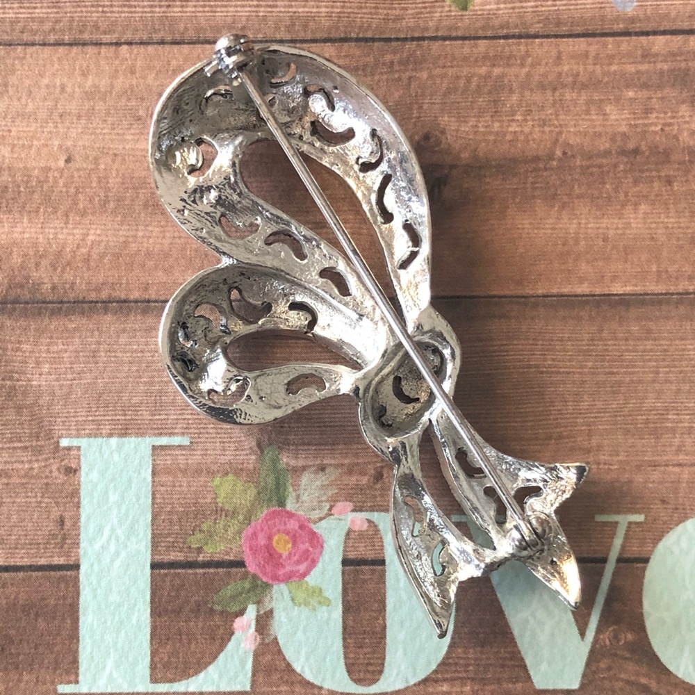 Silver Tone Ribbon Brooch - Picture 2 of 8
